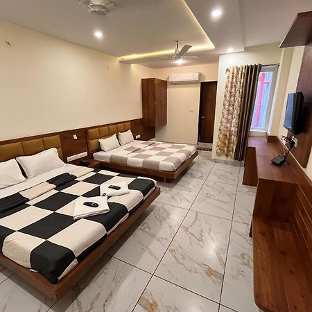 Hotel Prakasham Ujjain Eksteriør billede