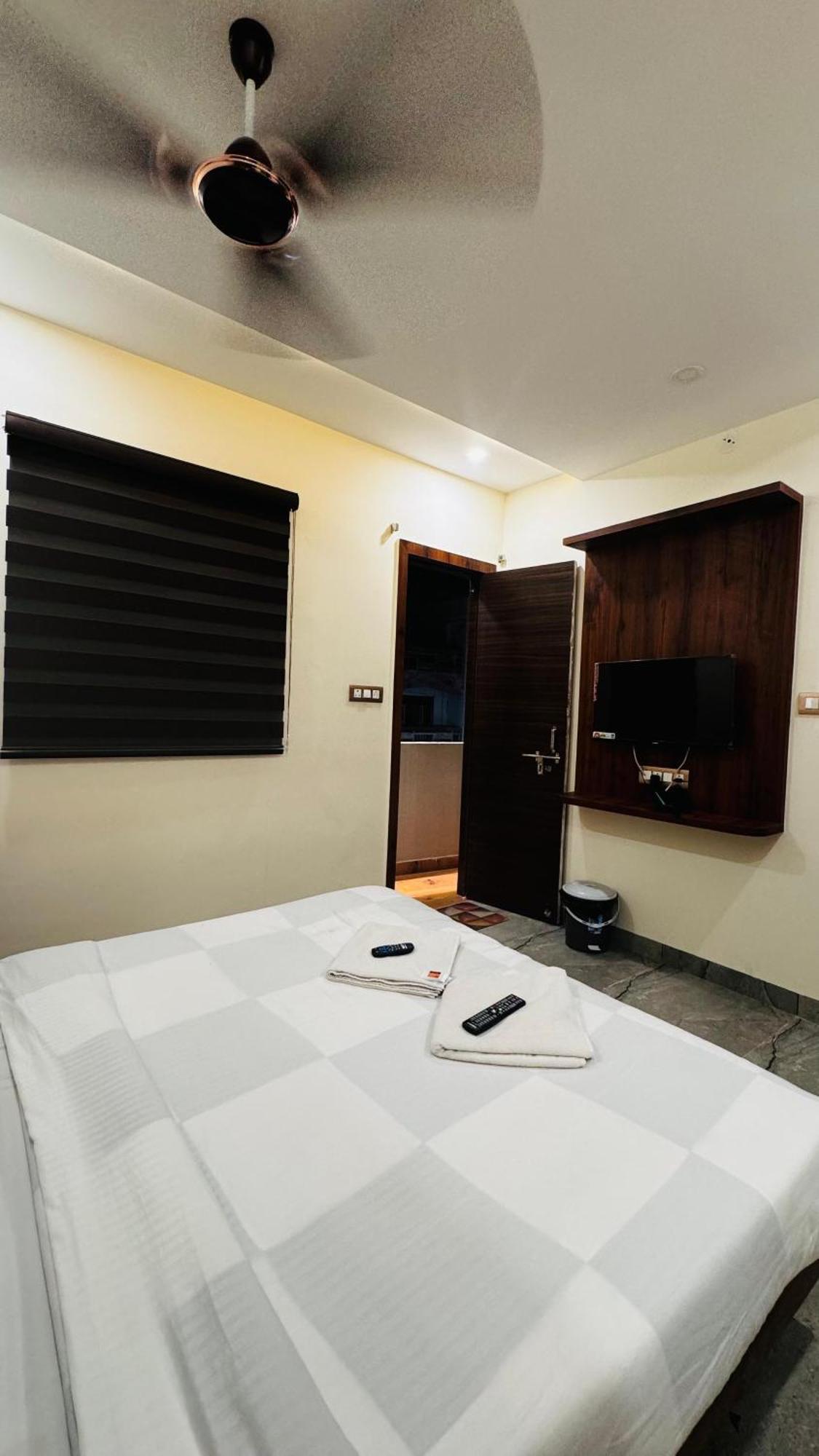 Hotel Prakasham Ujjain Eksteriør billede
