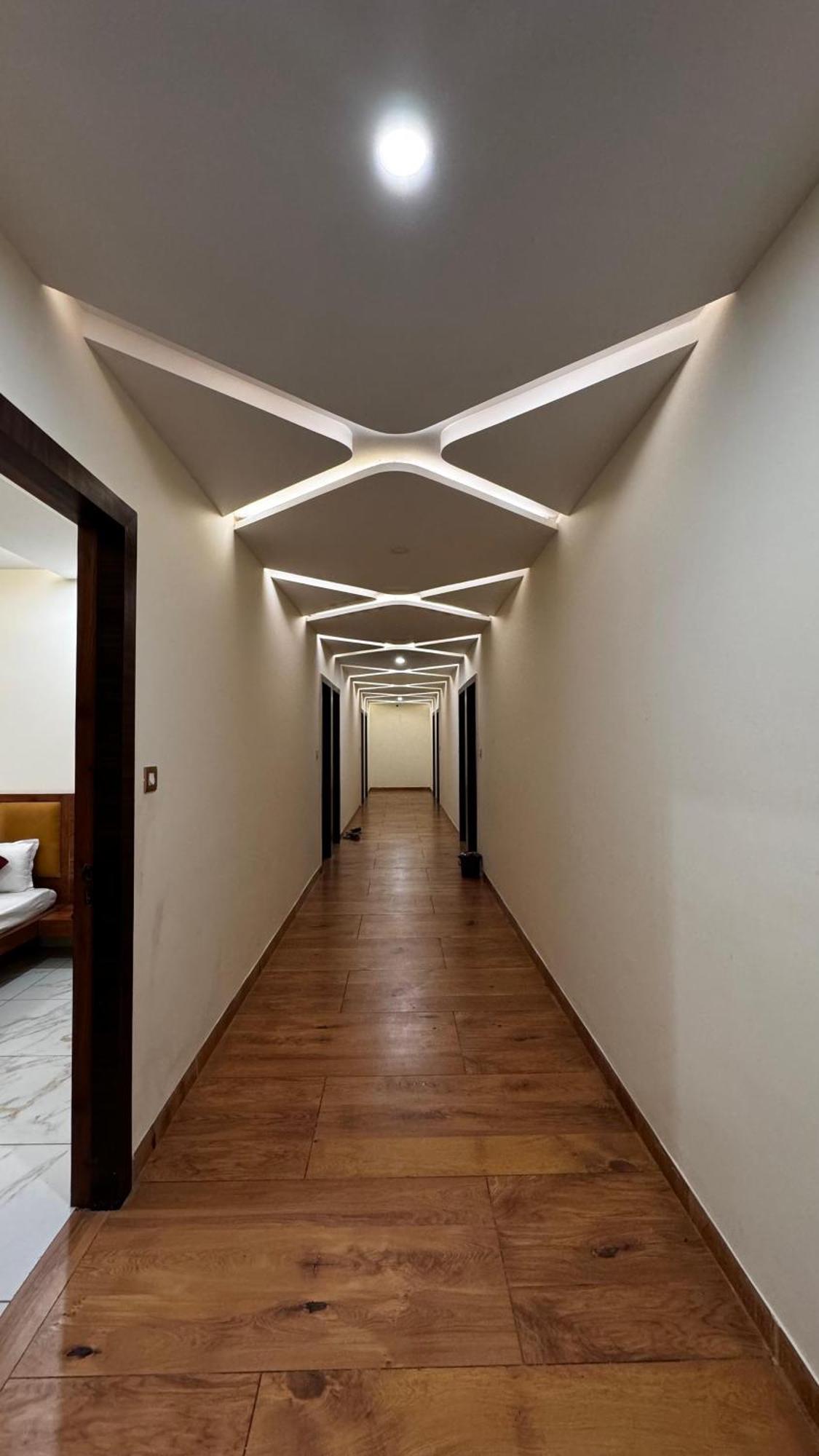 Hotel Prakasham Ujjain Eksteriør billede