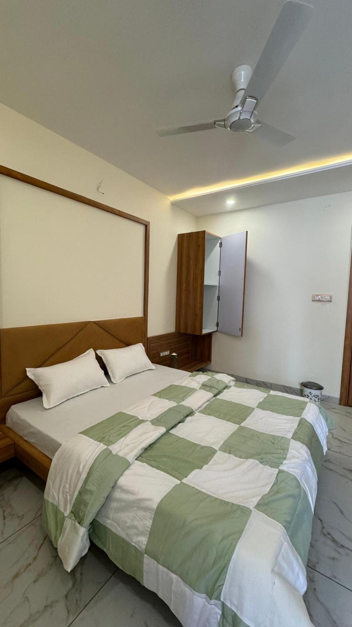 Hotel Prakasham Ujjain Eksteriør billede
